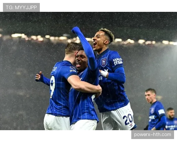 诺丁汉主帅巧用战术调整助球队回暖，关键一胜振奋士气