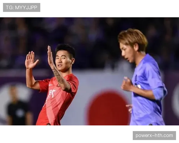 格拉纳达中路渗透战术奏效，稳健表现助球队逆转局势引球迷热议