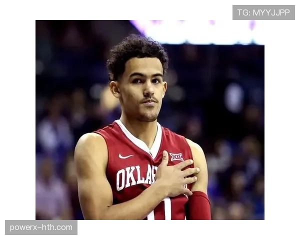 特雷·杨带的那串配饰，把我一年的工资都给比下去了